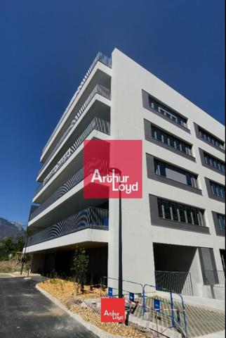 Bureaux à louer ou vendre à Echirolles visibilité Rocade Sud 3388m²