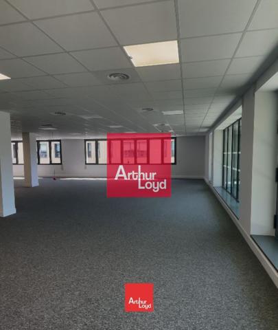 Bureaux à louer ou vendre à Echirolles visibilité Rocade Sud 3388m²