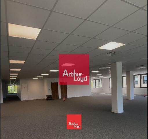 Bureaux à louer ou vendre à Echirolles visibilité Rocade Sud 3388m²