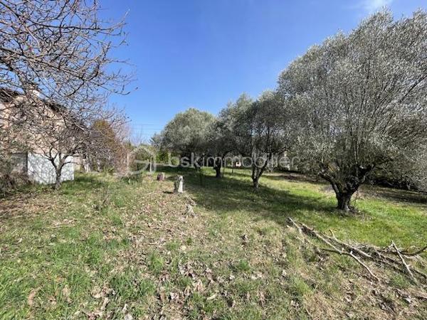 Terrain de 863 m²