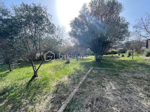Terrain de 863 m²
