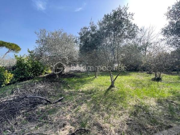 Terrain de 863 m²