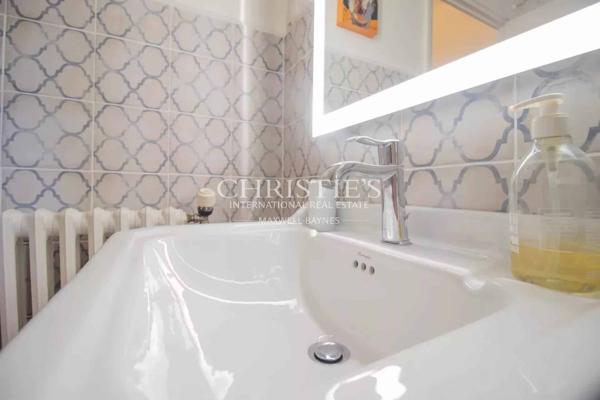 La maison du meunier perchée sur une colline, offrant une vue exceptionnelle