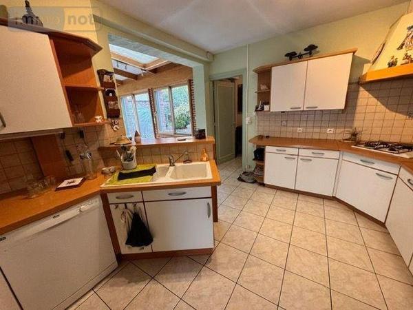 Immeuble à vendre à Lille dans le Nord (59000), ref : LC921
