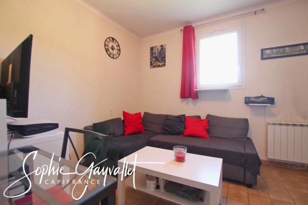 COEUR DE VILLAGE - Grande maison avec T2 et annexes généreuses.