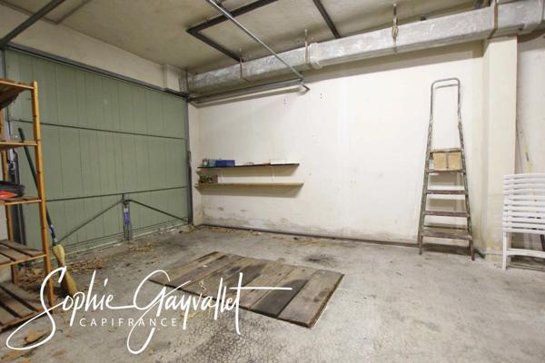 COEUR DE VILLAGE - Grande maison avec T2 et annexes généreuses.