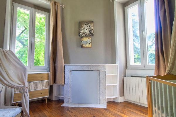 LAYRAC -Demeure de Prestige rénovée - 8 chambres dont 4 avec salle d'eau privatives, 540 m² sur Terrain de 2,4 ha