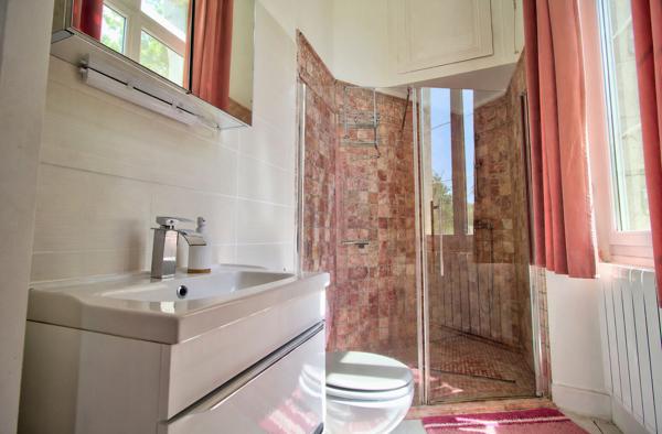 LAYRAC -Demeure de Prestige rénovée - 8 chambres dont 4 avec salle d'eau privatives, 540 m² sur Terrain de 2,4 ha