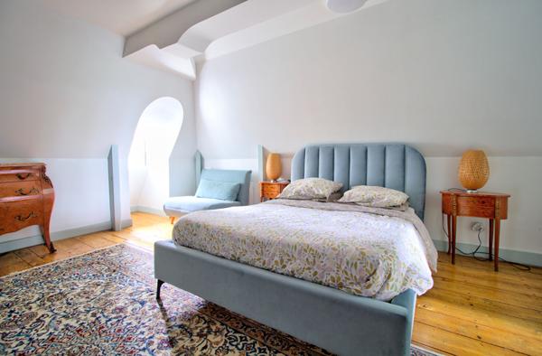 LAYRAC -Demeure de Prestige rénovée - 8 chambres dont 4 avec salle d'eau privatives, 540 m² sur Terrain de 2,4 ha