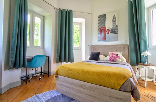 LAYRAC -Demeure de Prestige rénovée - 8 chambres dont 4 avec salle d'eau privatives, 540 m² sur Terrain de 2,4 ha