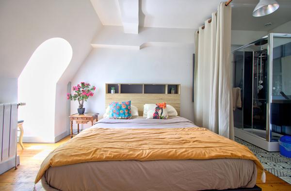 LAYRAC -Demeure de Prestige rénovée - 8 chambres dont 4 avec salle d'eau privatives, 540 m² sur Terrain de 2,4 ha
