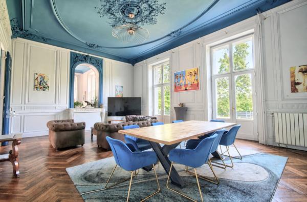 LAYRAC -Demeure de Prestige rénovée - 8 chambres dont 4 avec salle d'eau privatives, 540 m² sur Terrain de 2,4 ha