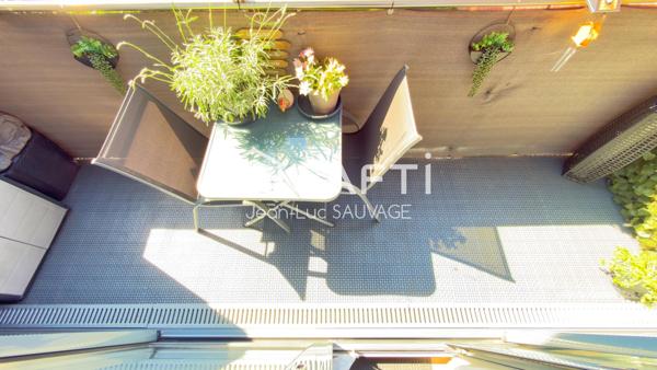 Loft avec cachet 106 m2 - 2 ch - Balcon -  parking