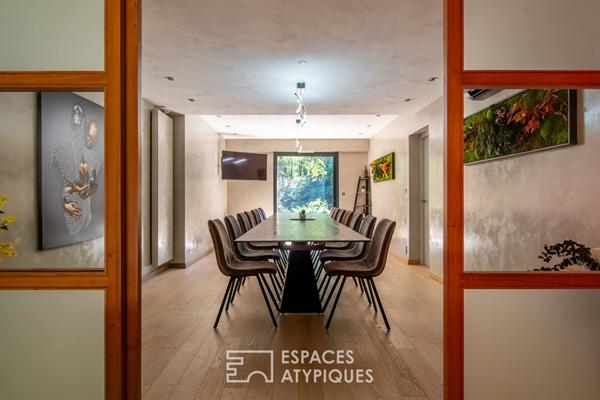 Propriété contemporaine haut de gamme dans un écrin de verdure