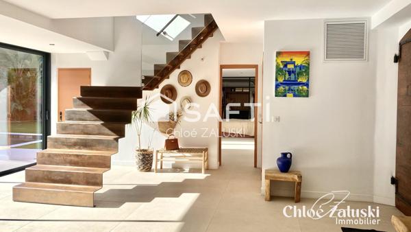 Villa d'exception de 280m², 700m de la mer