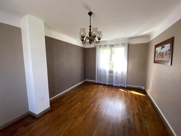 Maison 4 pièces dans secteur pavillonaire.