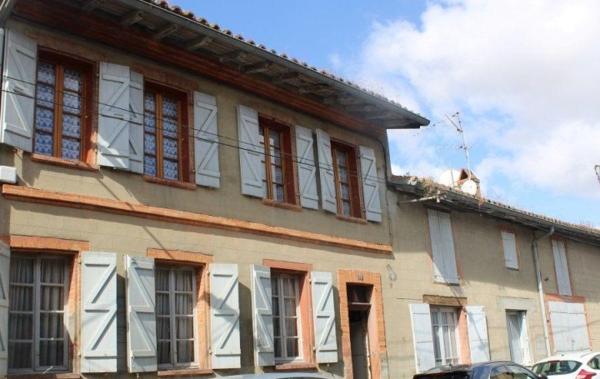 Vente Maison de ville Avec garage et cour à rafraîchir Grenade   