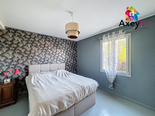 Charlieu (42190) A VENDRE - 5 MIN DE CHARLIEU - MAISON FAMILLIALE, 5 CHAMBRES, TERRAIN ET PISCINE CREUSEE