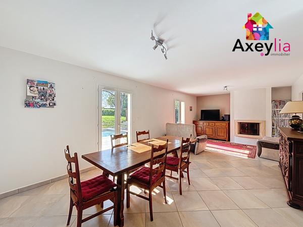 Charlieu (42190) A VENDRE - 5 MIN DE CHARLIEU - MAISON FAMILLIALE, 5 CHAMBRES, TERRAIN ET PISCINE CREUSEE