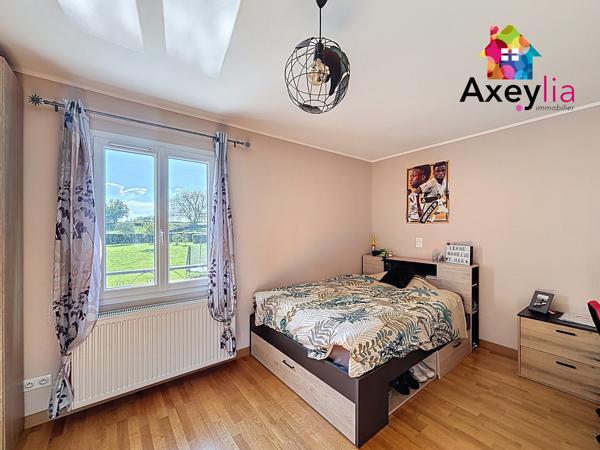 Charlieu (42190) A VENDRE - 5 MIN DE CHARLIEU - MAISON FAMILLIALE, 5 CHAMBRES, TERRAIN ET PISCINE CREUSEE