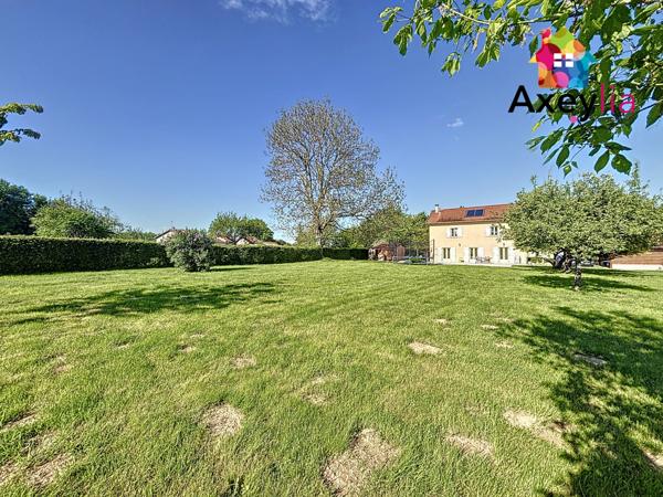 Charlieu (42190) A VENDRE - 5 MIN DE CHARLIEU - MAISON FAMILLIALE, 5 CHAMBRES, TERRAIN ET PISCINE CREUSEE