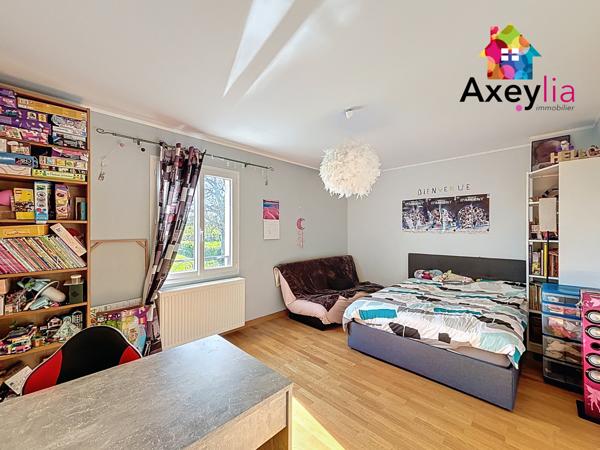 Charlieu (42190) A VENDRE - 5 MIN DE CHARLIEU - MAISON FAMILLIALE, 5 CHAMBRES, TERRAIN ET PISCINE CREUSEE