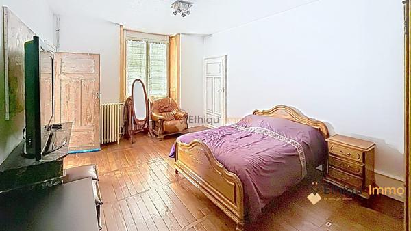 Maison de ville spacieuse de 144 m² avec garage, cave et cour intérieure