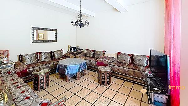 Maison de ville spacieuse de 144 m² avec garage, cave et cour intérieure
