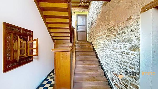Maison de ville spacieuse de 144 m² avec garage, cave et cour intérieure