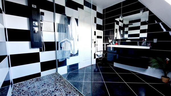 RARE - Maison de caractère 200m2 à 5 minutes de la plage