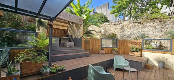 Maison de Ville avec superbe terrasse - 800m cathedrale St Corentin