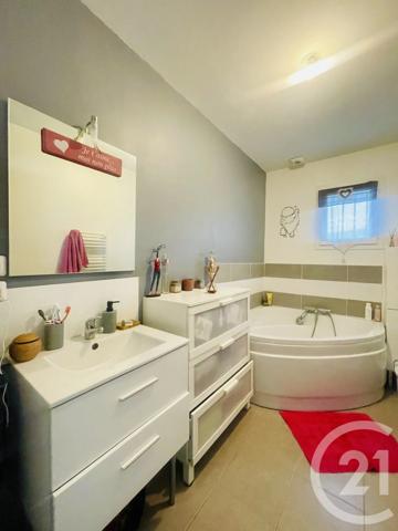 Maison à vendre  4 pièces - 102 m 2   MONTDIDIER  - 80