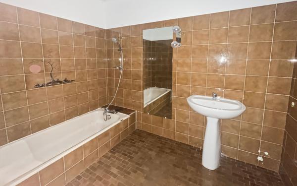 Maison à vendre    5 pièces •  Larrazet