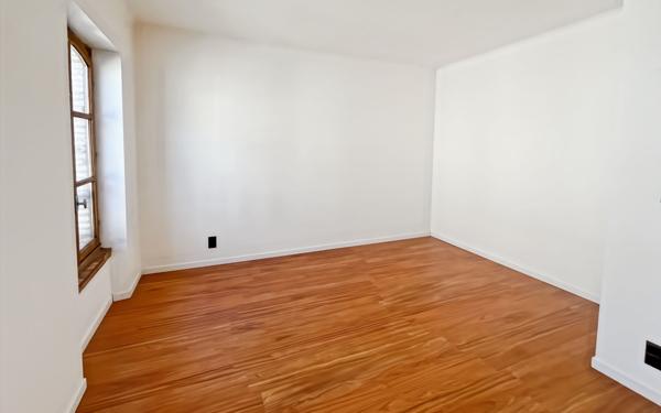 Maison à vendre    5 pièces •  Larrazet