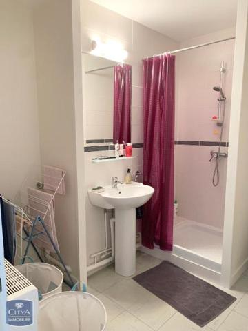 Appartement à louer 1 pièce 27.68m²