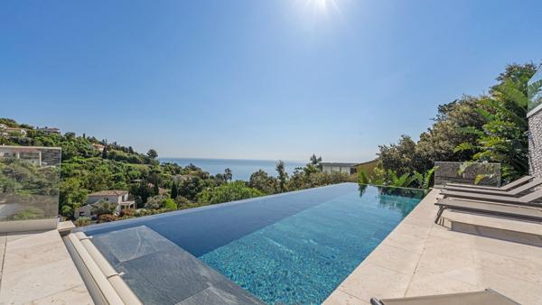 Vente Villa de luxe Les Issambres 8 Pièces 265 m²