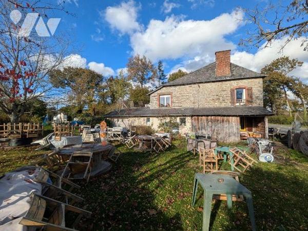 GUICHEN - Seulement chez 35 Notaires - Lieu emblématique du secteur à céder dans son ensemble -...