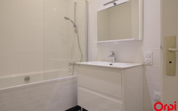 Appartement à louer    4 pièces •  Lyon 6