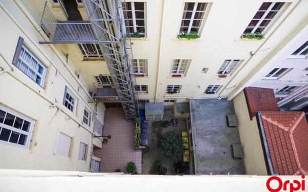 Appartement à louer    4 pièces •  Lyon 6