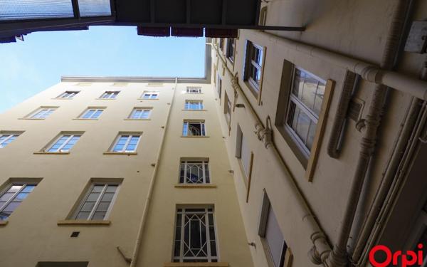Appartement à louer    4 pièces •  Lyon 6