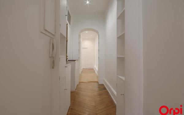 Appartement à louer    4 pièces •  Lyon 6