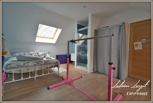 À vendre – Maison proche Nord Château Thierry (10min) A4 5min- 192 m2 – 4 chambres vivable de plain-pied – double garage -avec piscine chauffée- DPE C-