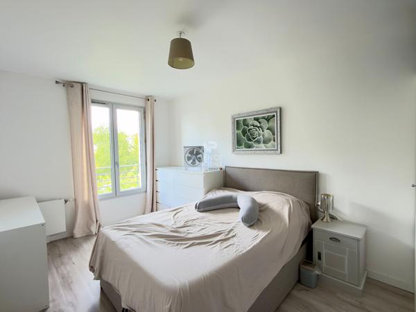 Appartement Saint Prix 3 pièce(s) 72.36 m2 329 000 € **  - Référence  26-3900