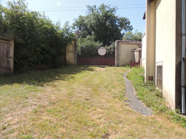 Maison de village à CLUIS (36340)