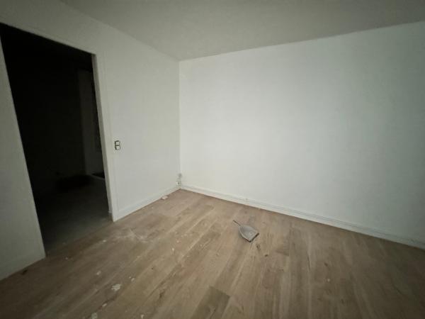 Maison à rénover avec cave et dépendances