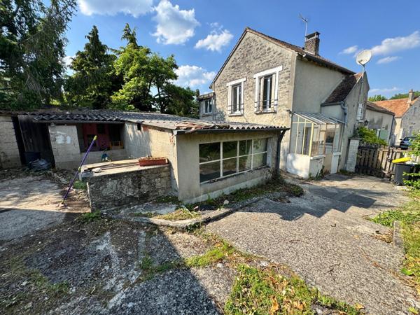Maison à rénover avec cave et dépendances