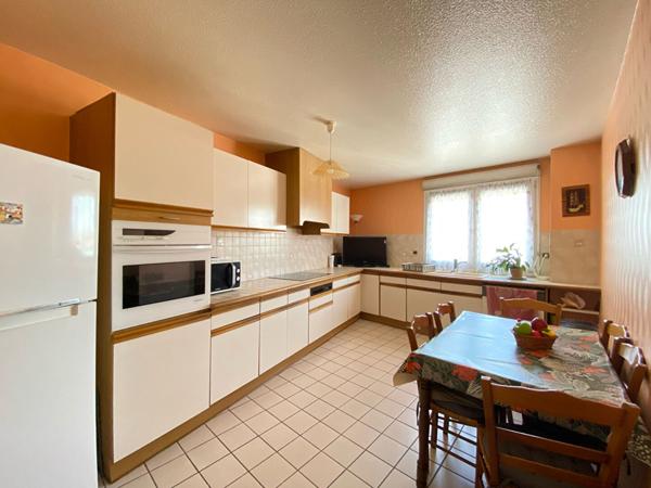 DAX HYPER CENTRE- T3 dernier étage-119 m²