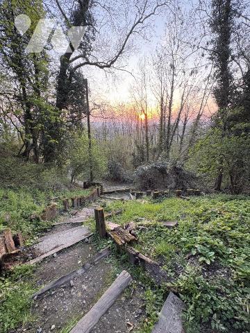Terrain de loisir avec creutes dans les grimpettes de LAON (02000)