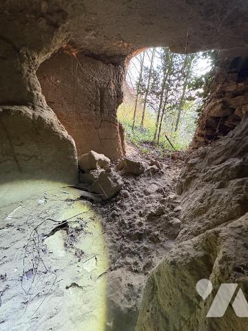 Terrain de loisir avec creutes dans les grimpettes de LAON (02000)