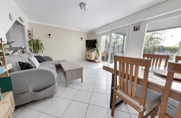 Maison avec jardin, garage et deux terrasses